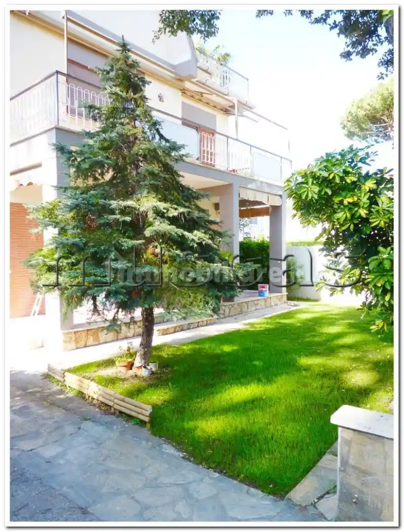 Villa in affitto a Fiumicino