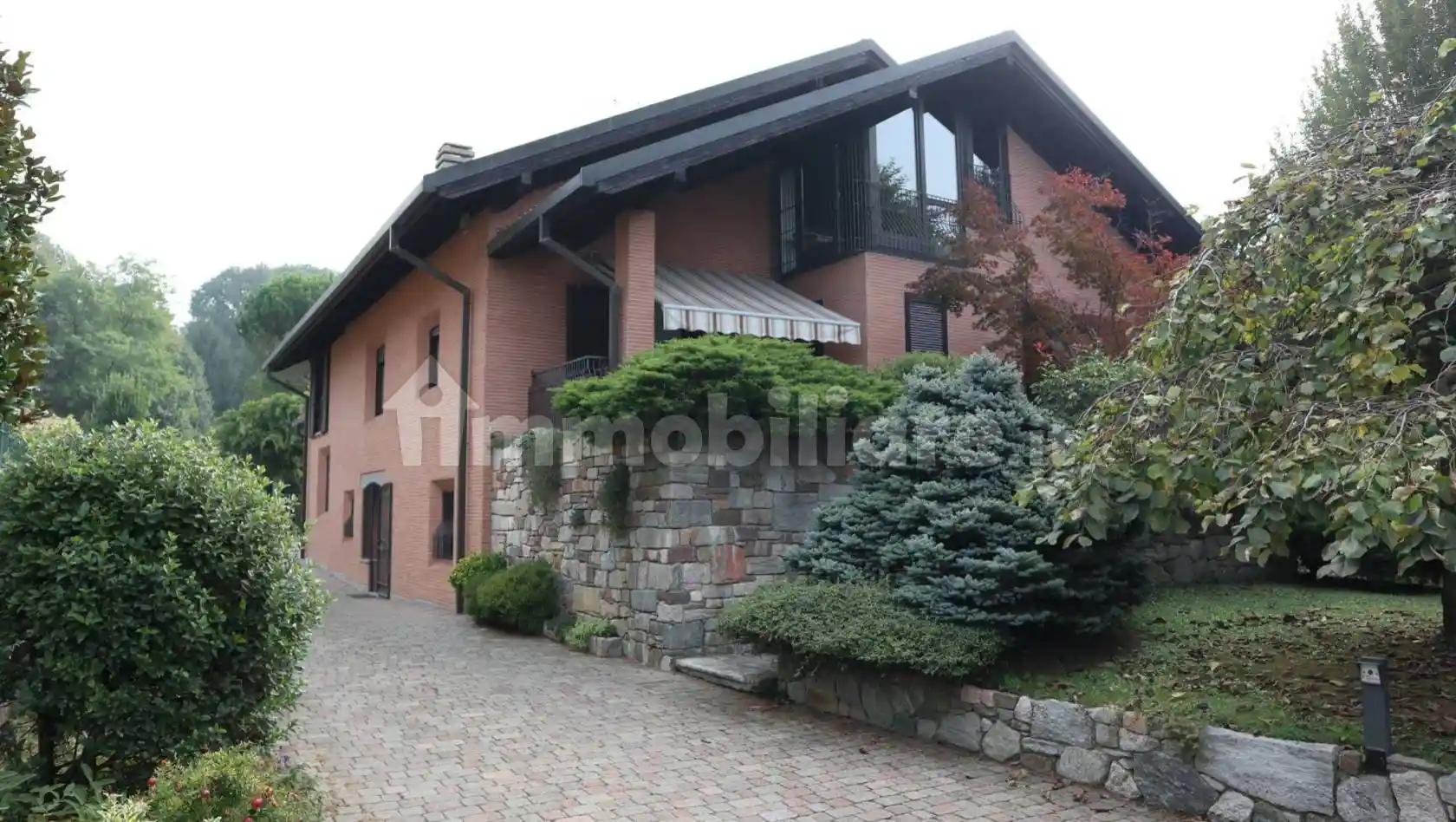 Villa in vendita a Vedano Olona