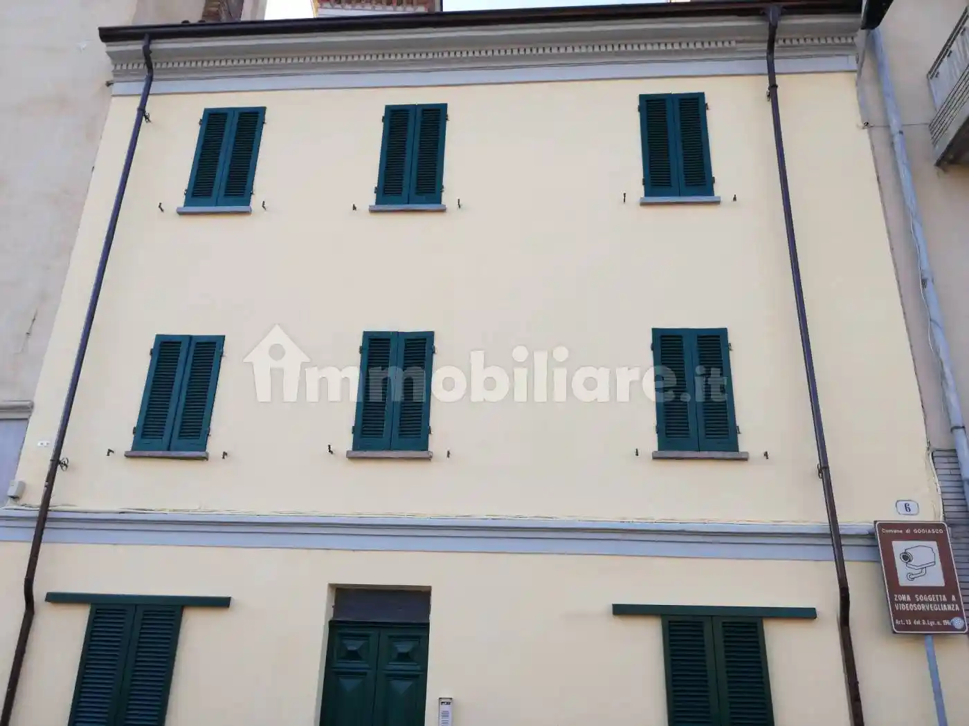 Palazzo - Edificio in vendita a Godiasco Salice Terme