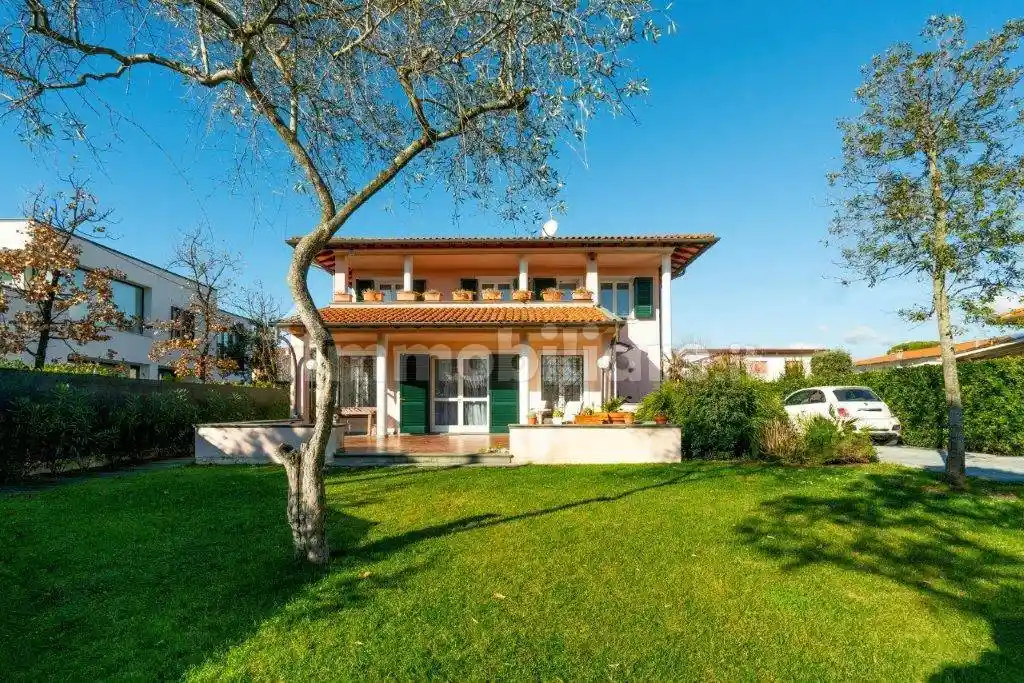 Villa in affitto a Forte dei Marmi