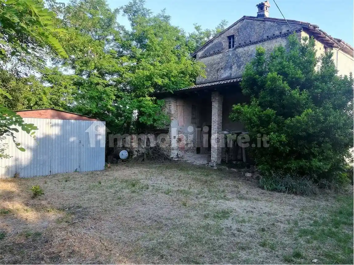 Rustico - Casale in vendita a Lugagnano Val d'Arda