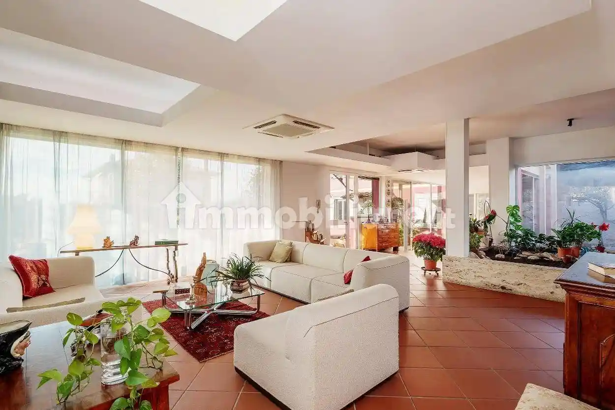 Casa indipendente in vendita a Carrara