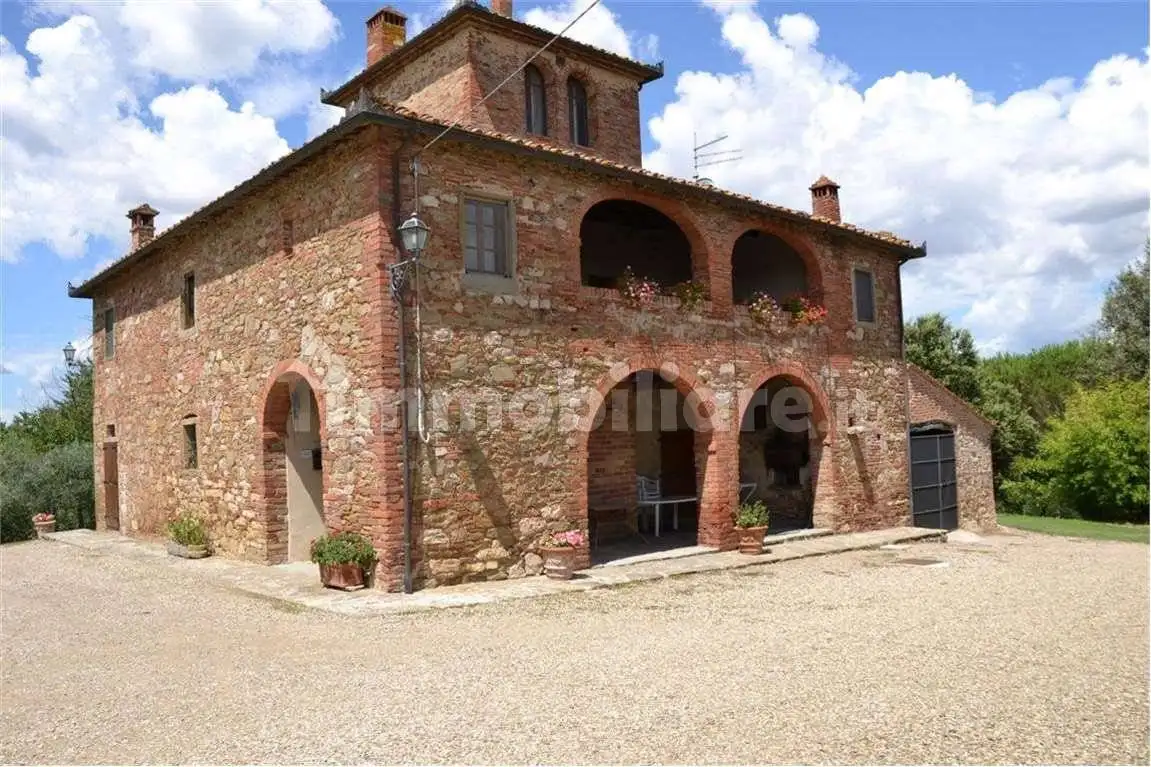 Appartamento in affitto a Lucignano