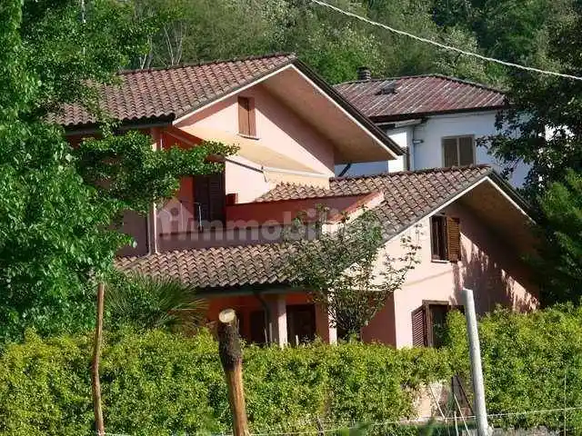 Villa in vendita a Carrara