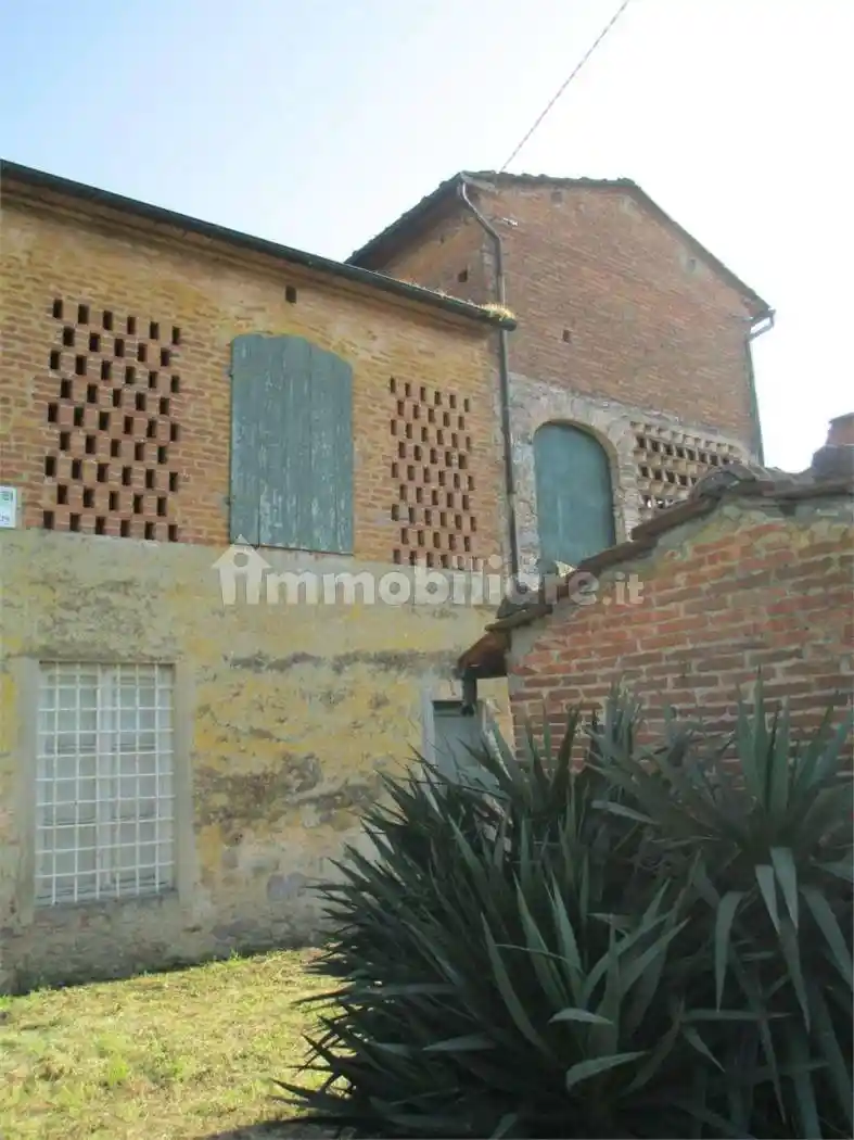 Rustico - Casale in vendita a Lucca