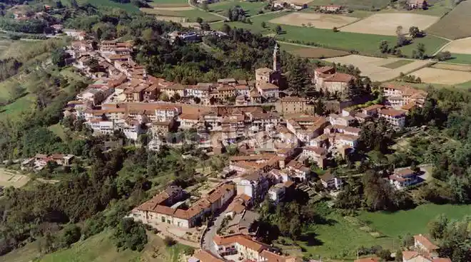 Rustico - Casale in vendita a Castell'Alfero