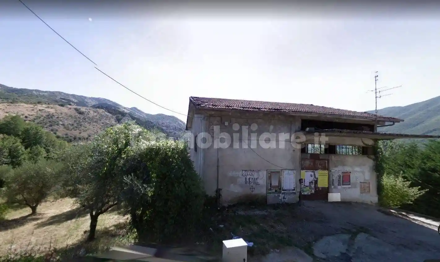 Palazzo - Edificio in vendita a Affile