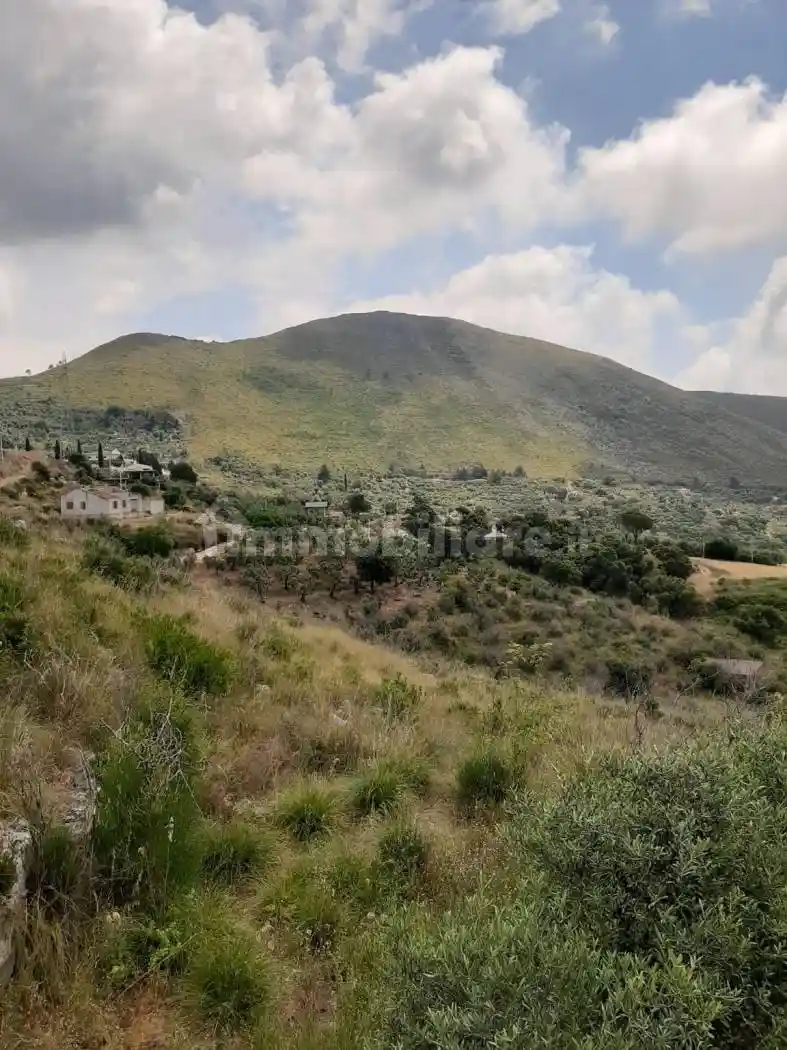 Palazzo - Edificio in vendita a Itri