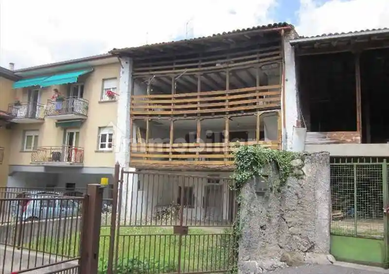 Rustico - Casale in vendita a Rovetta