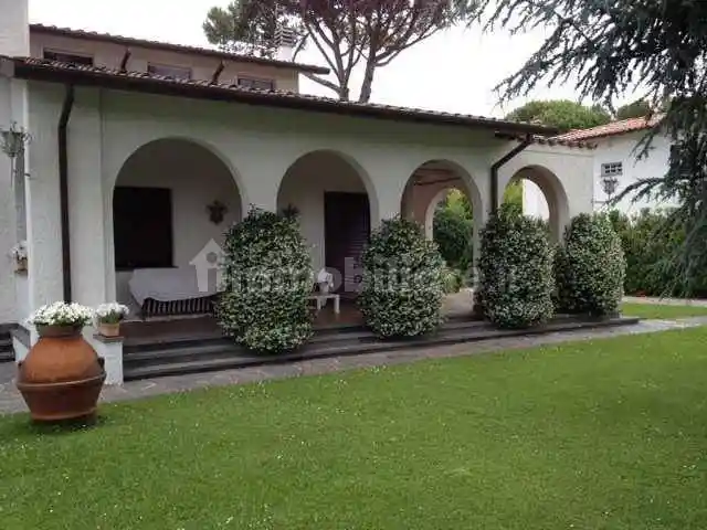 Villa in vendita a Forte dei Marmi