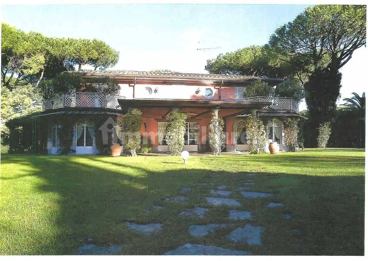 Villa in vendita a Forte dei Marmi