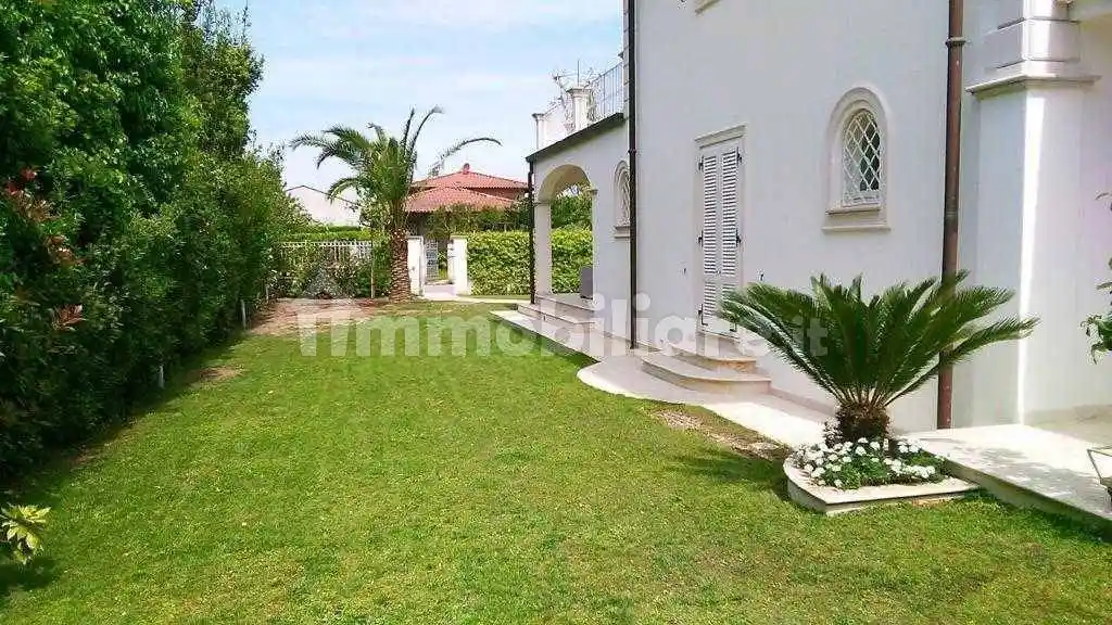 Villa in affitto a Forte dei Marmi