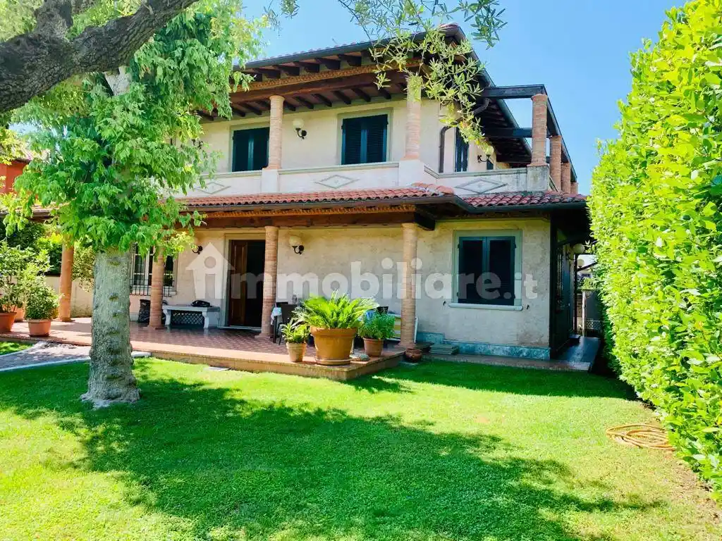 Villa in affitto a Forte dei Marmi