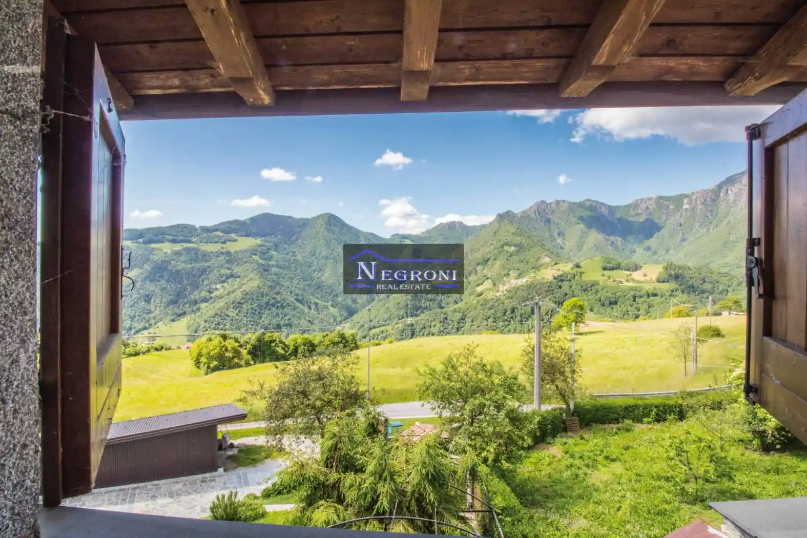 Palazzo - Edificio in vendita a Gorno