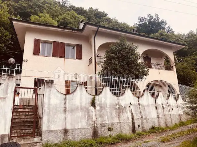 Villa in vendita a Varazze