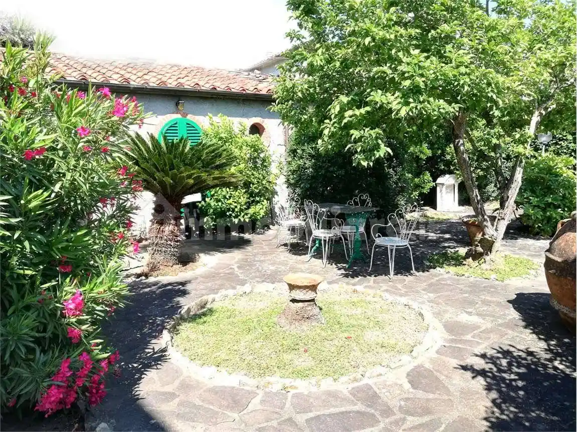 Villa in vendita a Quarrata