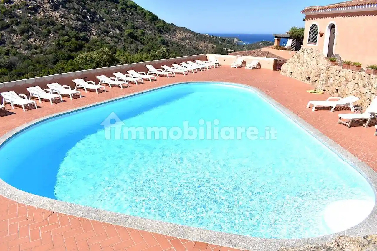 Appartamento in vendita a Arzachena