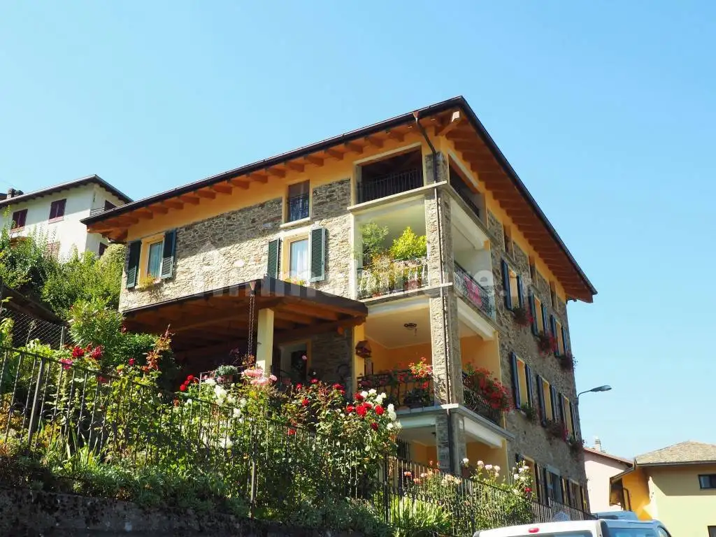 Villa in vendita a Rasura