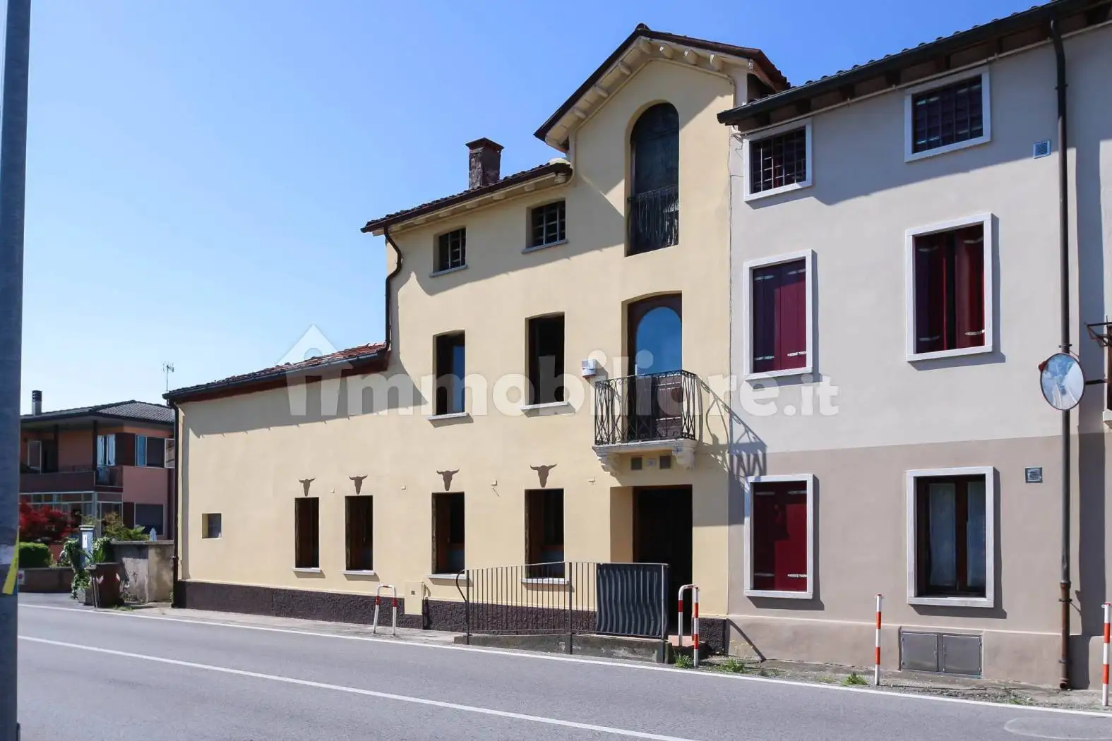 Palazzo - Edificio in vendita a Zugliano