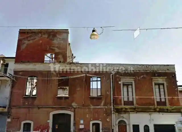 Palazzo - Edificio in vendita a Paternò