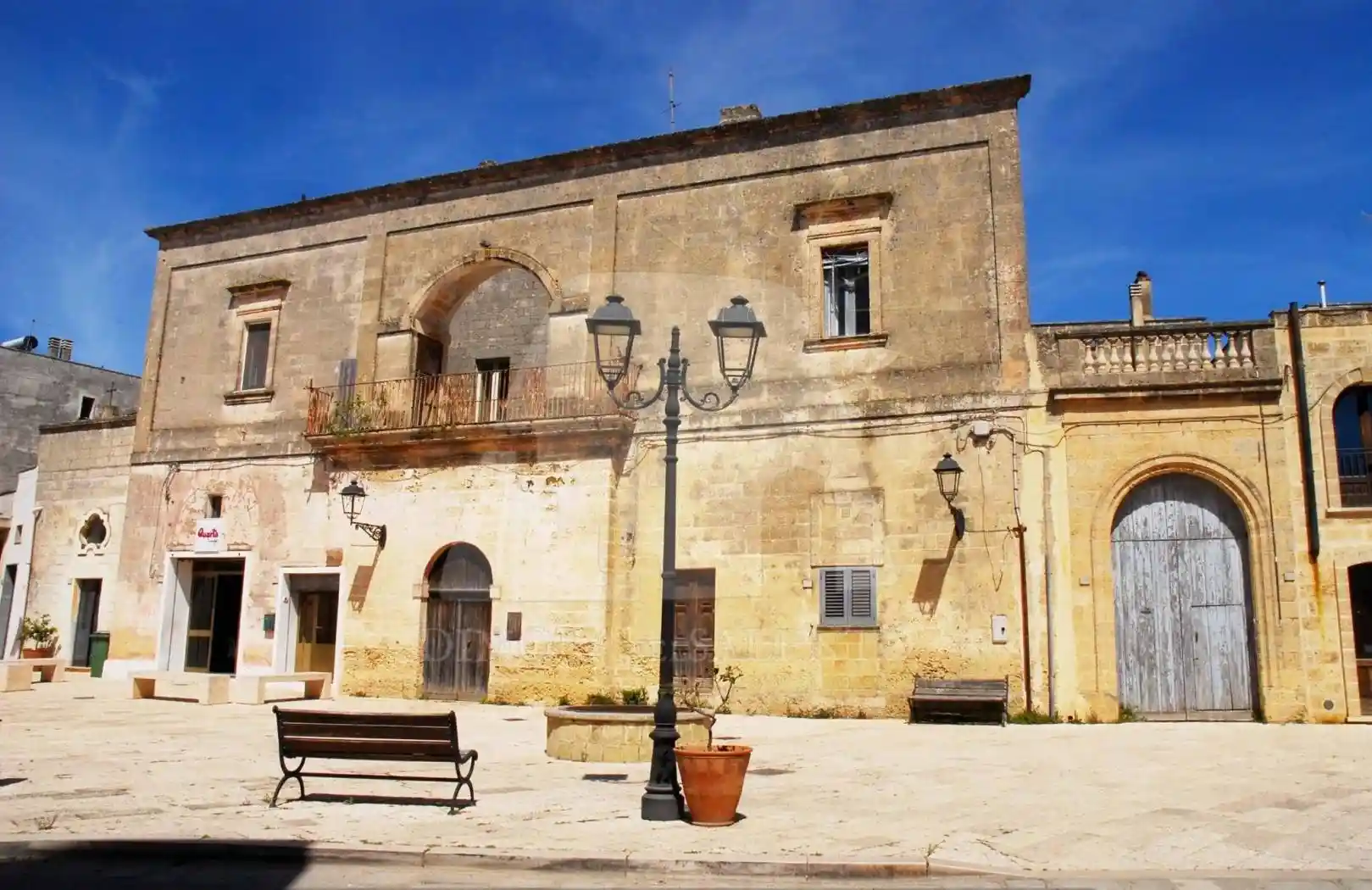 Palazzo - Edificio in vendita a Corsano