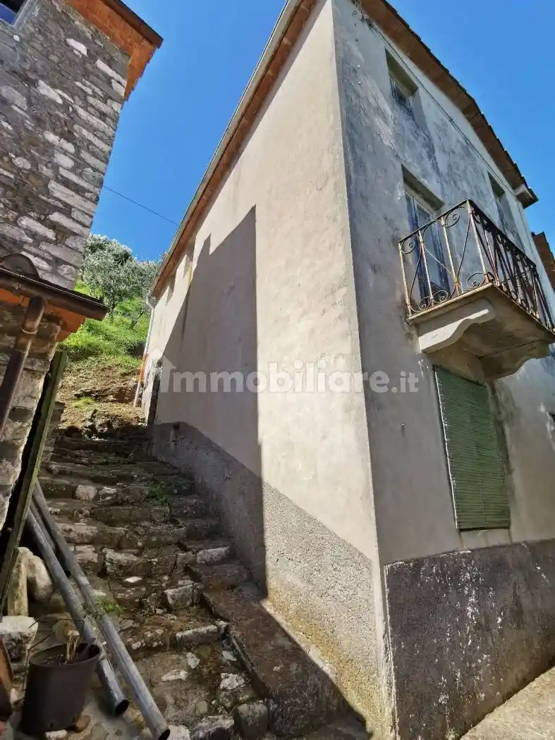 Casa indipendente in vendita a Lucca