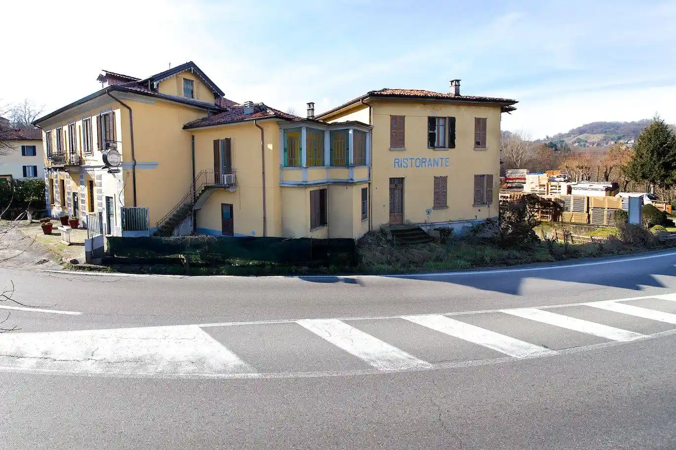 Palazzo - Edificio in vendita a Calco