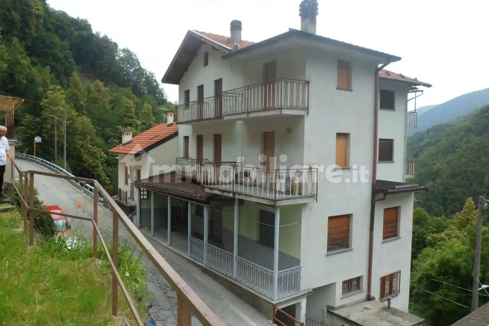 Palazzo - Edificio in vendita a Bognanco