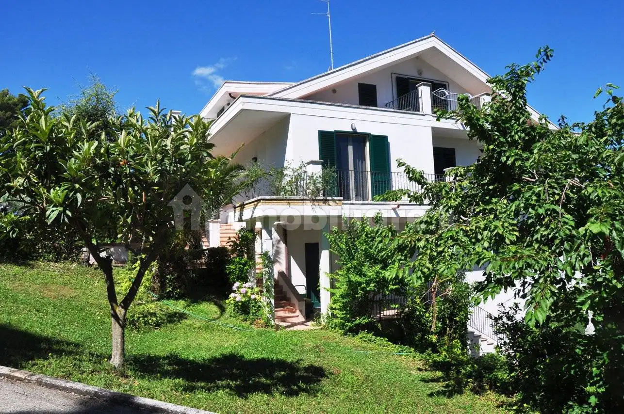 Casa indipendente in vendita a Città Sant'Angelo