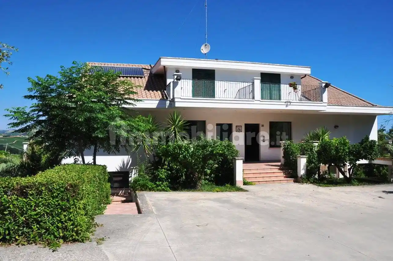 Terratetto plurifamiliare 630 m², ottimo stato, Città Sant'Angelo - foto 2