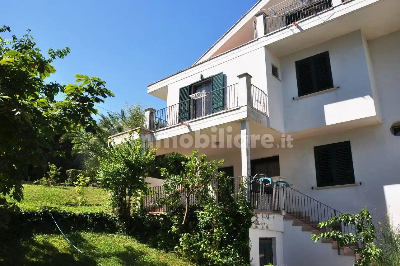 Terratetto plurifamiliare 630 m², ottimo stato, Città Sant'Angelo - foto 4