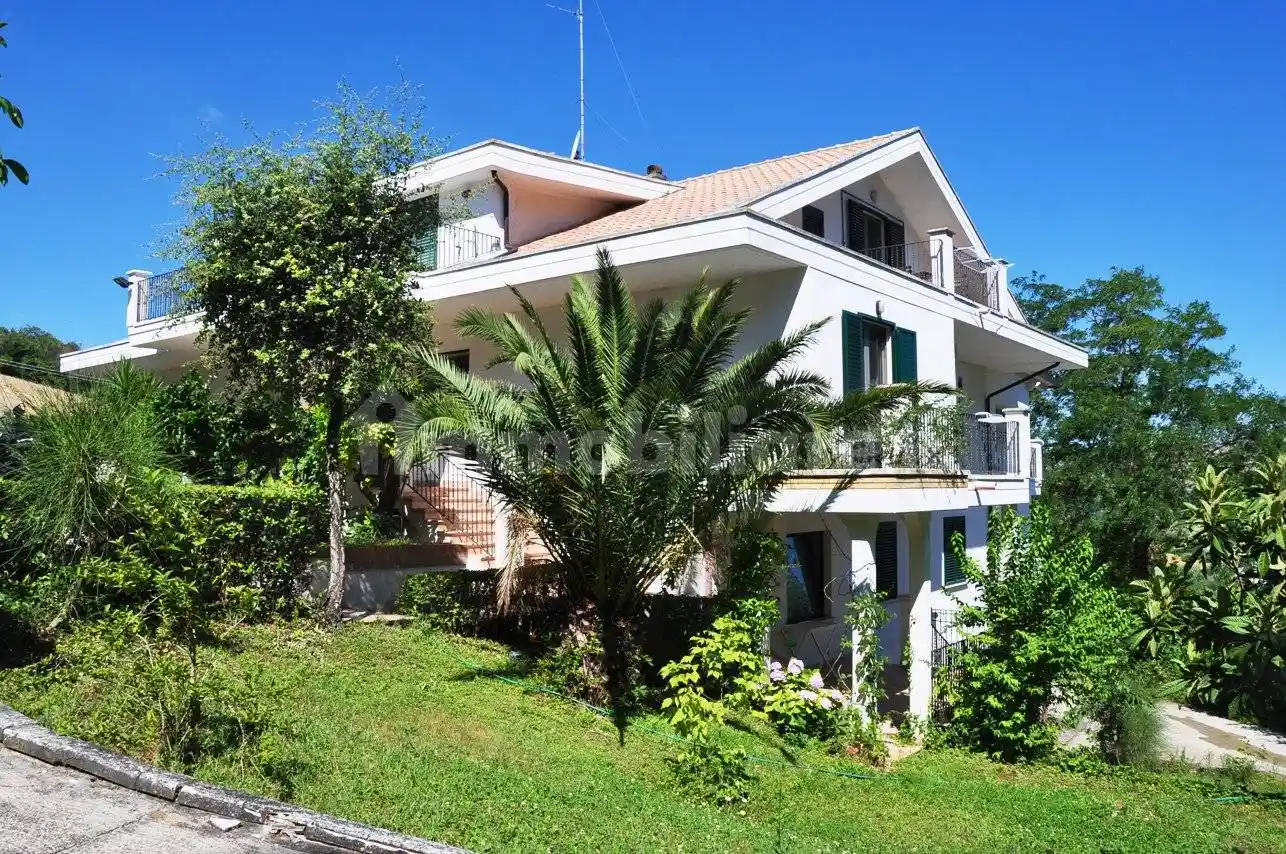 Appartamento in villa via Piomba 36, Città Sant'Angelo - foto 3