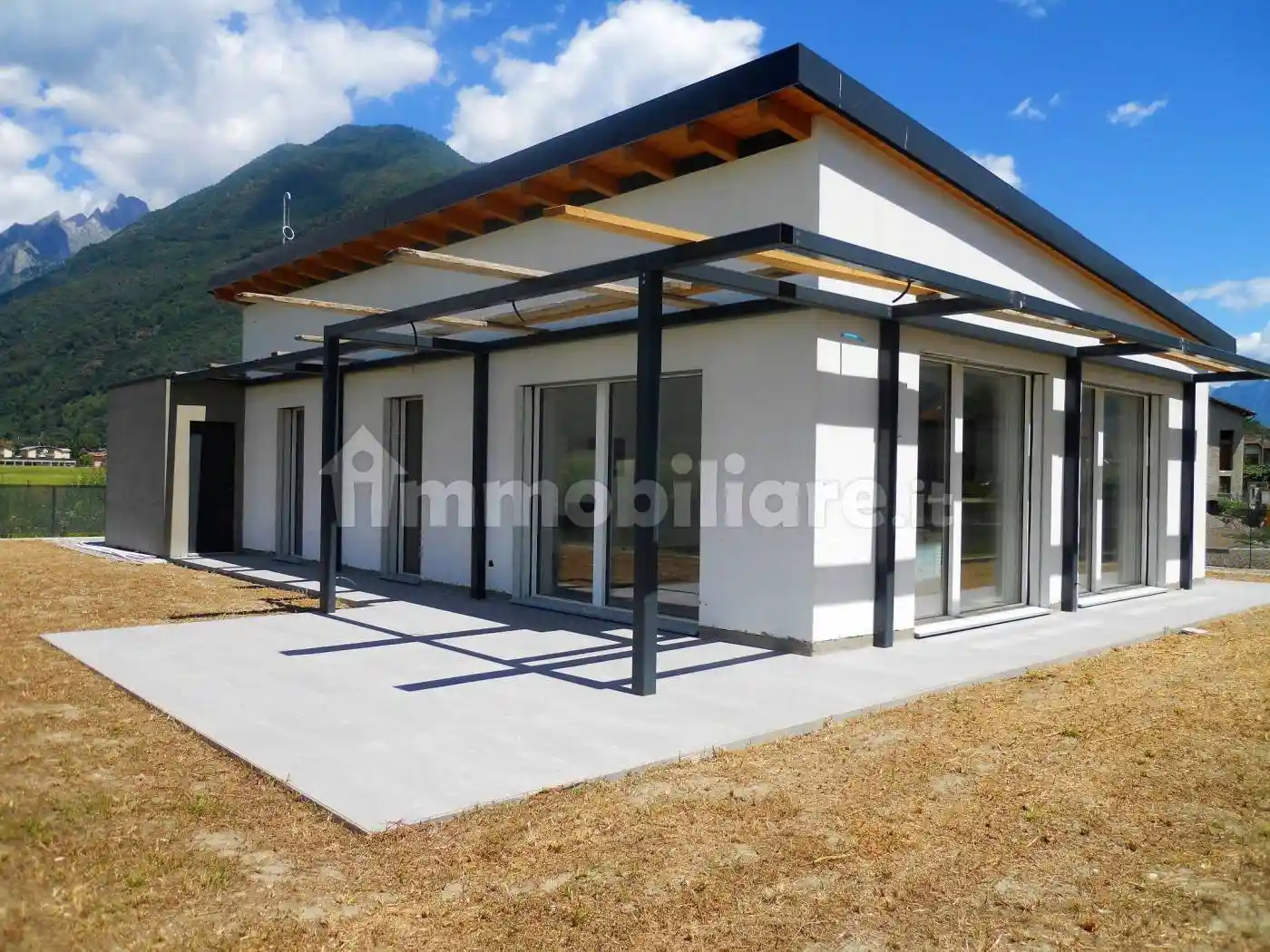 Villa in vendita a Dubino