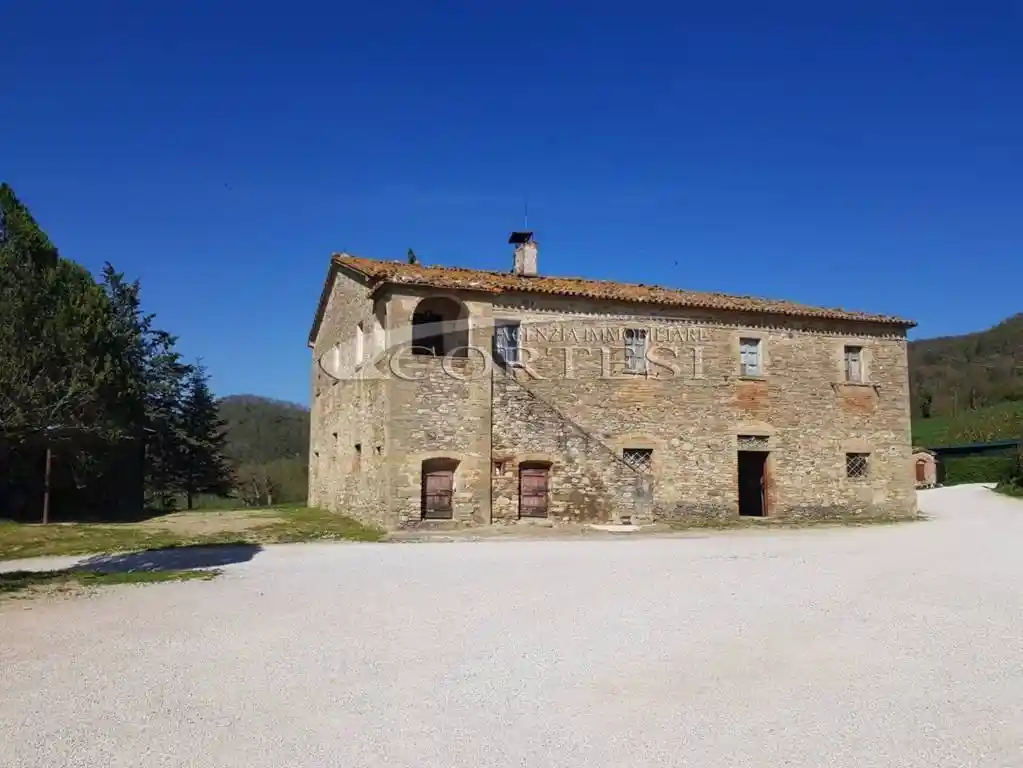 Rustico - Casale in vendita a Montone