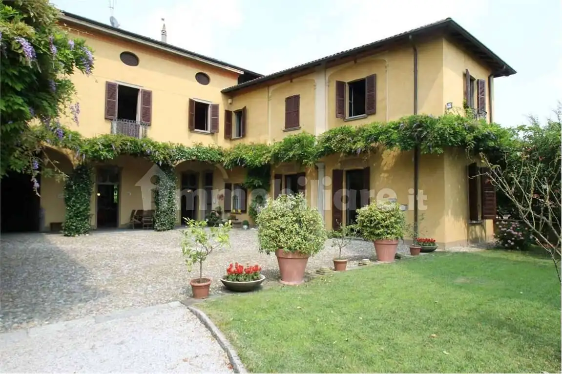Villa in vendita a Garbagnate Monastero