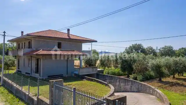 Terratetto plurifamiliare 1023 m², nuova, Roseto degli Abruzzi - foto 2