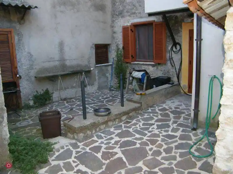 Terratetto unifamiliare via Vittorio Emanuele, Centro, Vico nel Lazio - foto 3