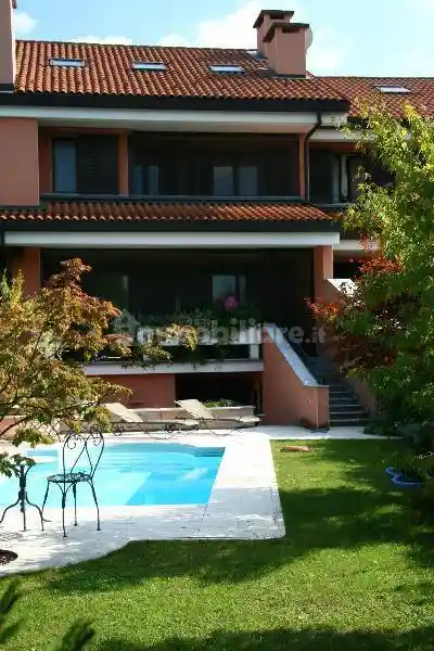 Villa in vendita a Cusago