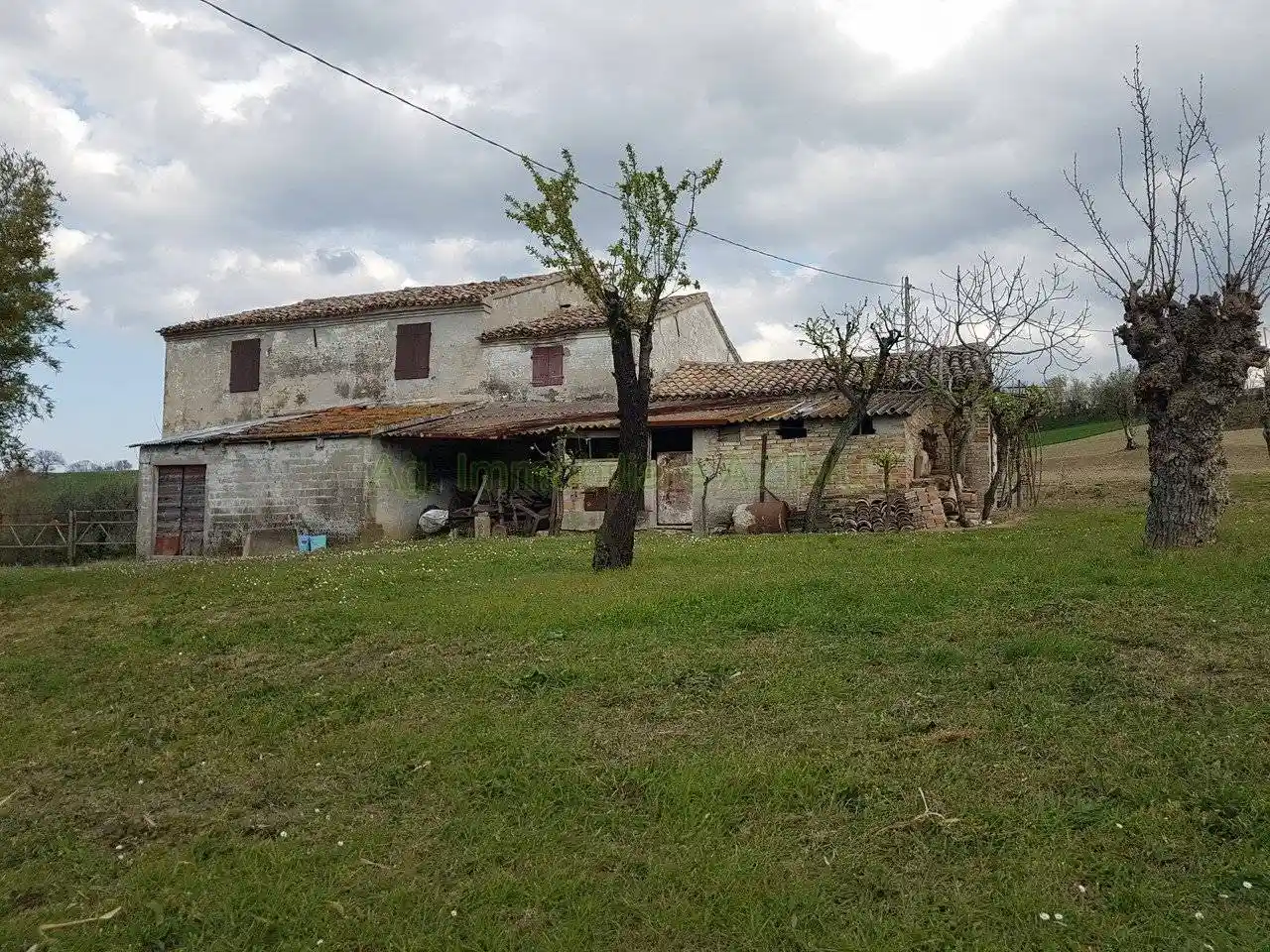Rustico - Casale in vendita a Terre Roveresche