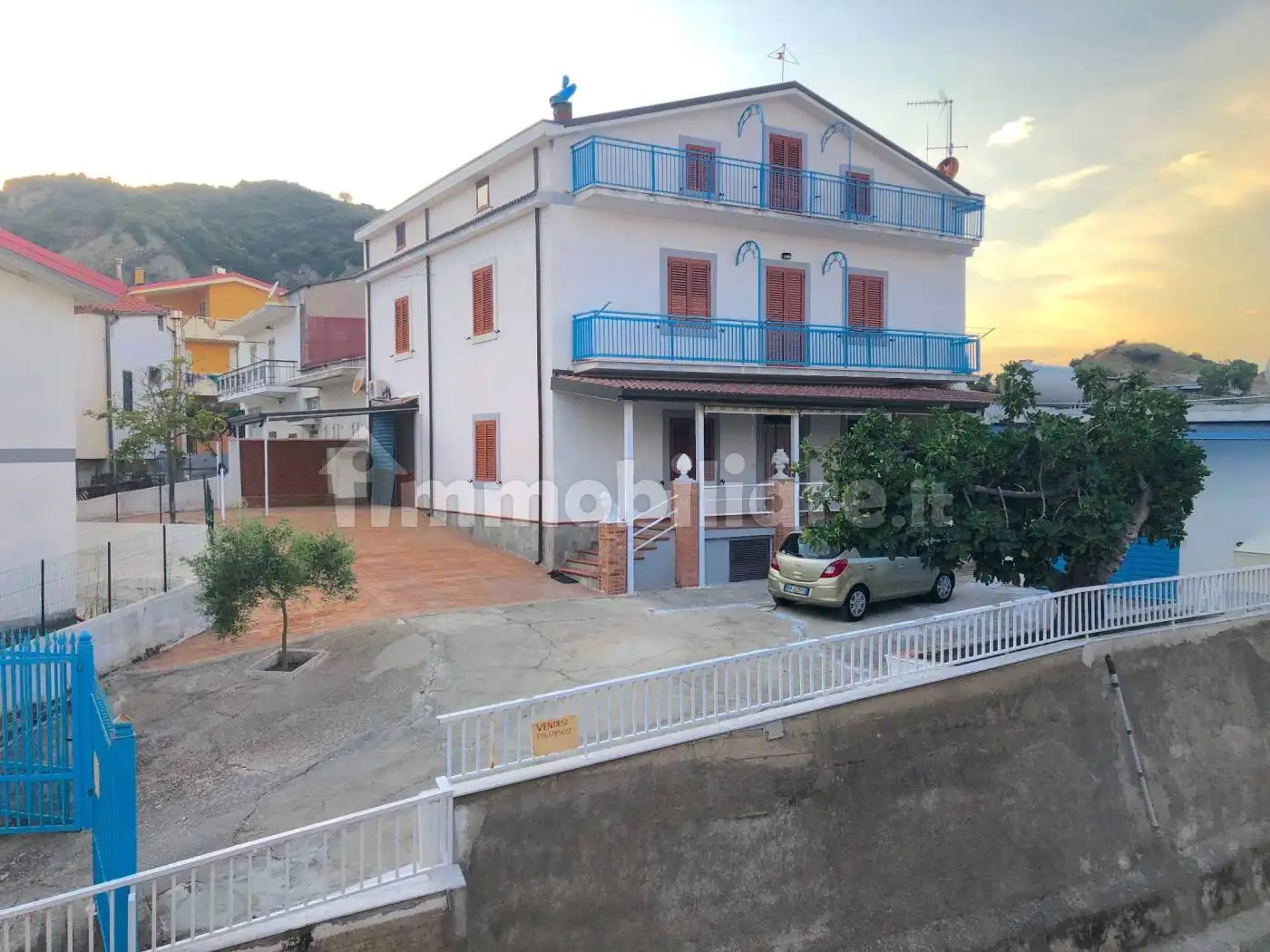 Palazzo - Edificio in vendita a Melissa