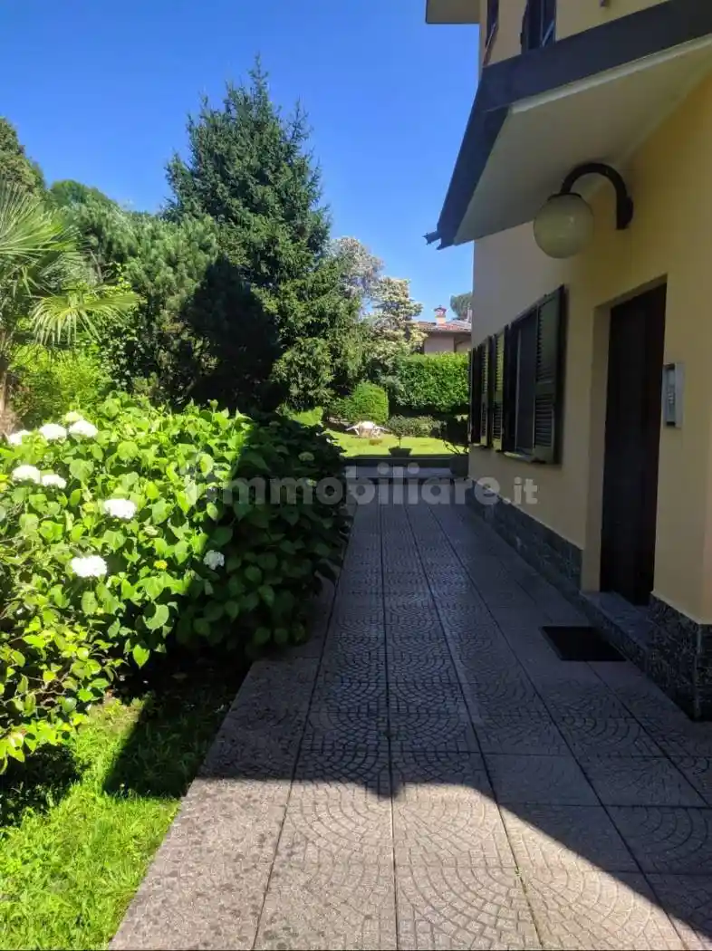 Appartamento in vendita a Gavirate