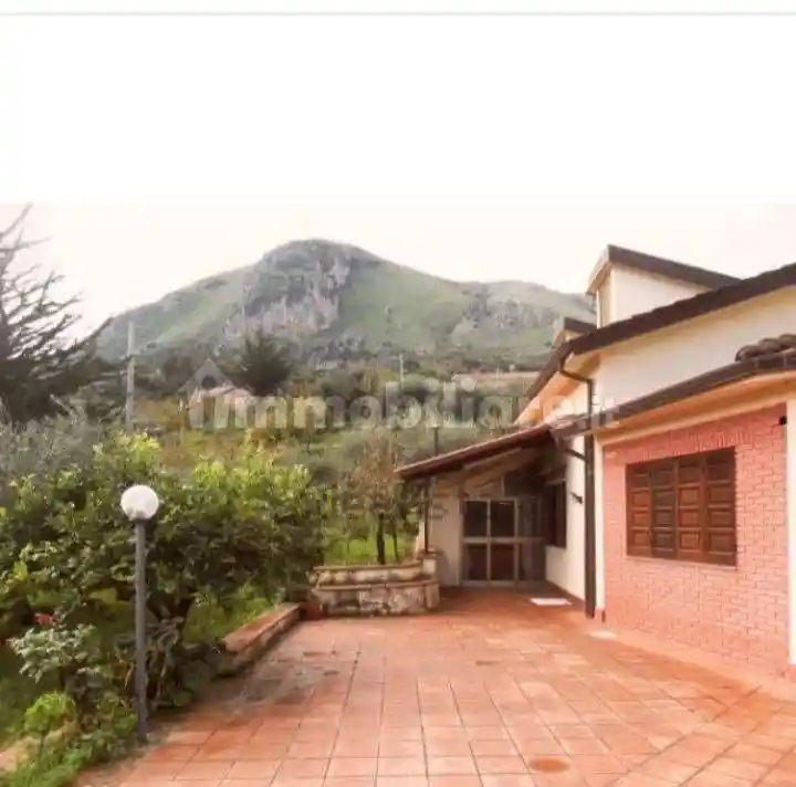 Villa in vendita a Castelbuono