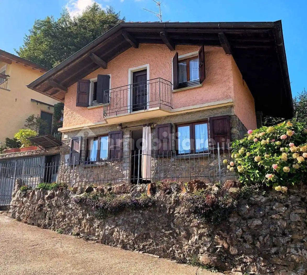 Rustico - Casale in vendita a Carlazzo