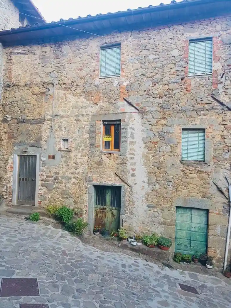 Casa indipendente in vendita a Villa Basilica