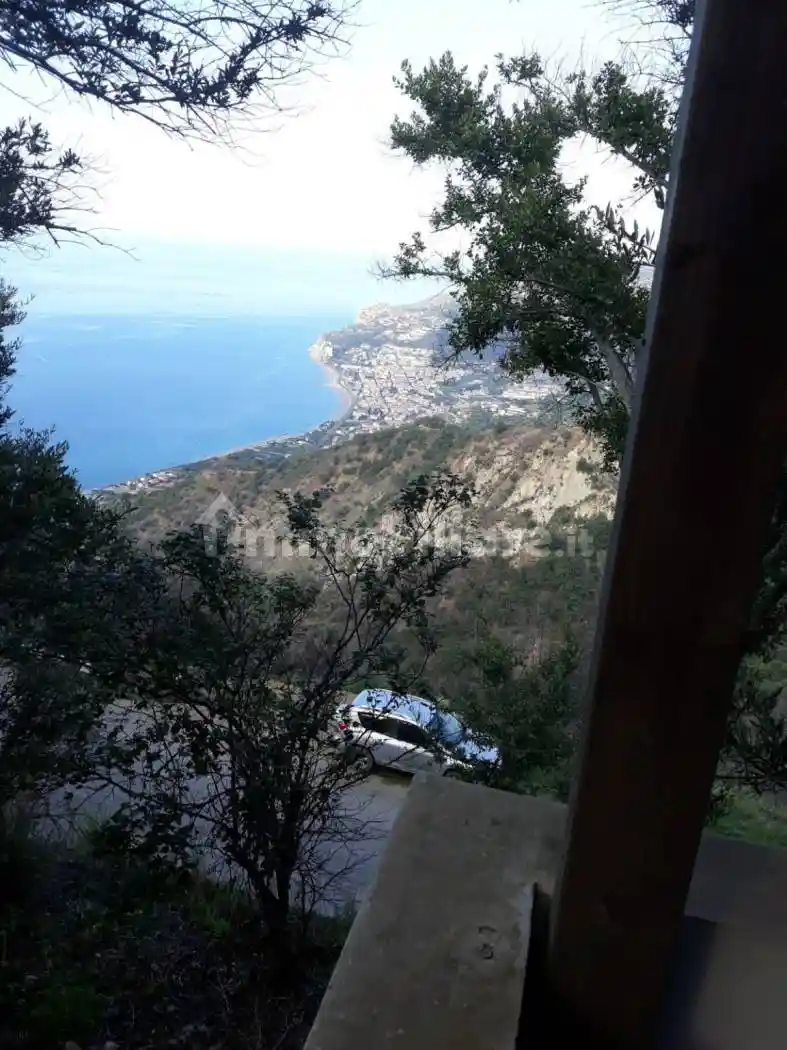 Appartamento in vendita a Piraino