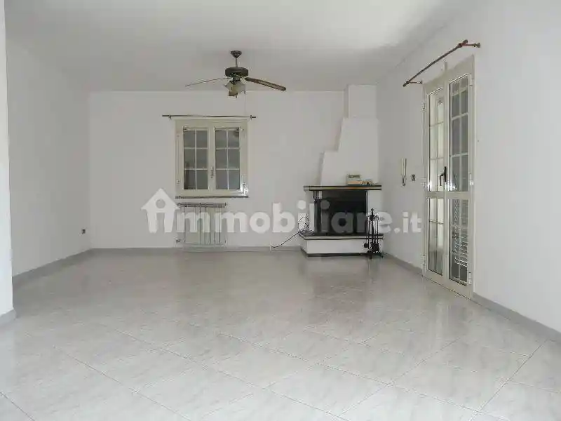 Villa bifamiliare via Madonna del Pantano, Lago Patria, Giugliano in Campania - foto 2