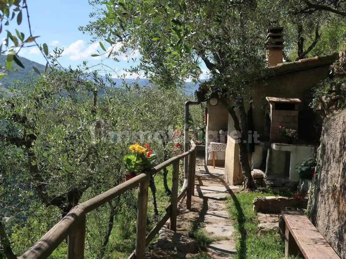 Appartamento in vendita a Molini di Triora