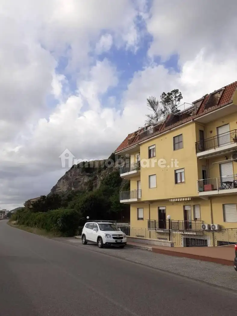 Appartamento in vendita a Falerna