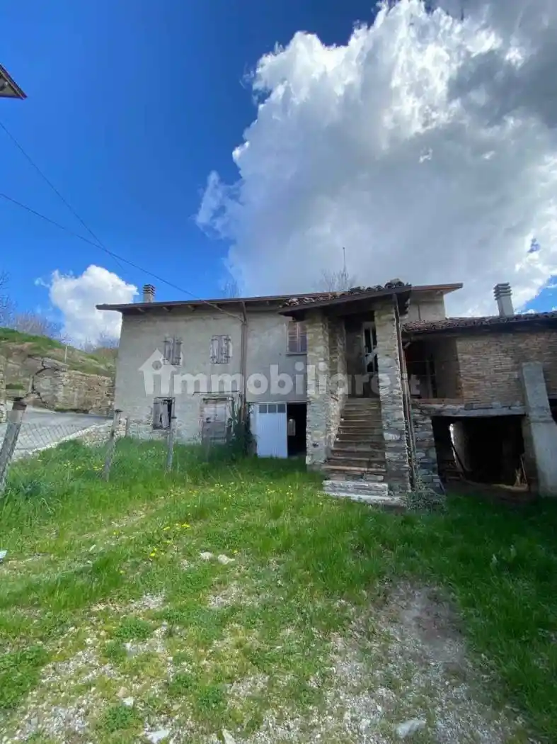 Casa indipendente in vendita a Castelnovo Ne' Monti