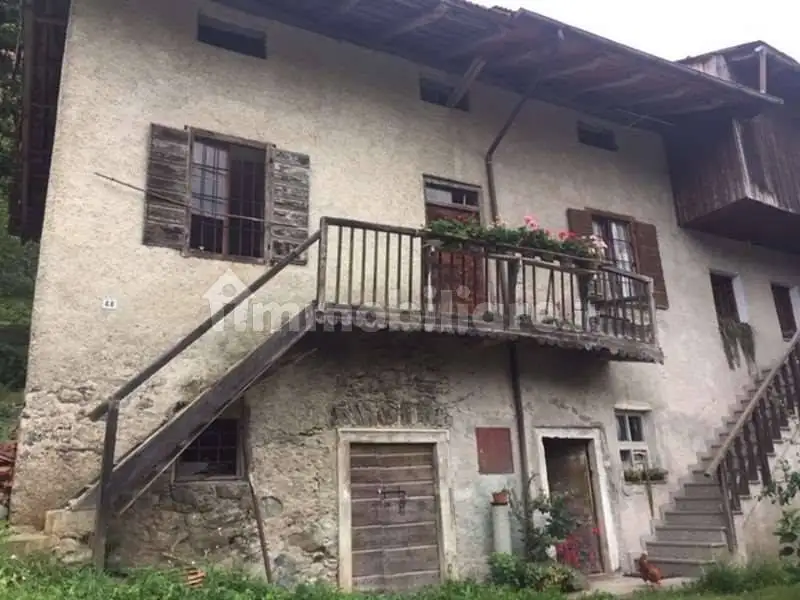 Casa indipendente in vendita a Frassilongo